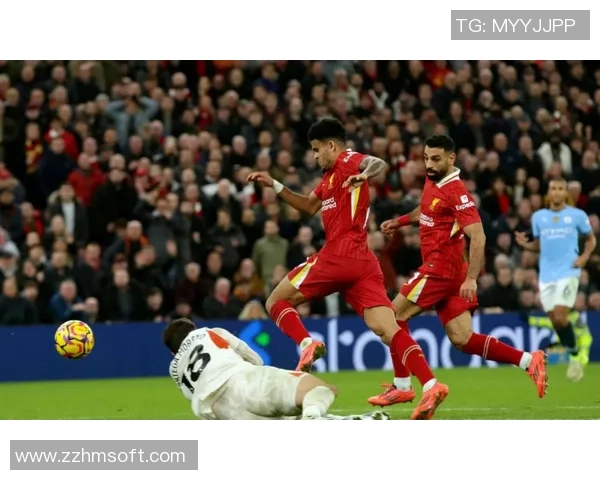 欧联杯曼城轻取波尔图绝杀瞬间引发争议判罚全场沸腾